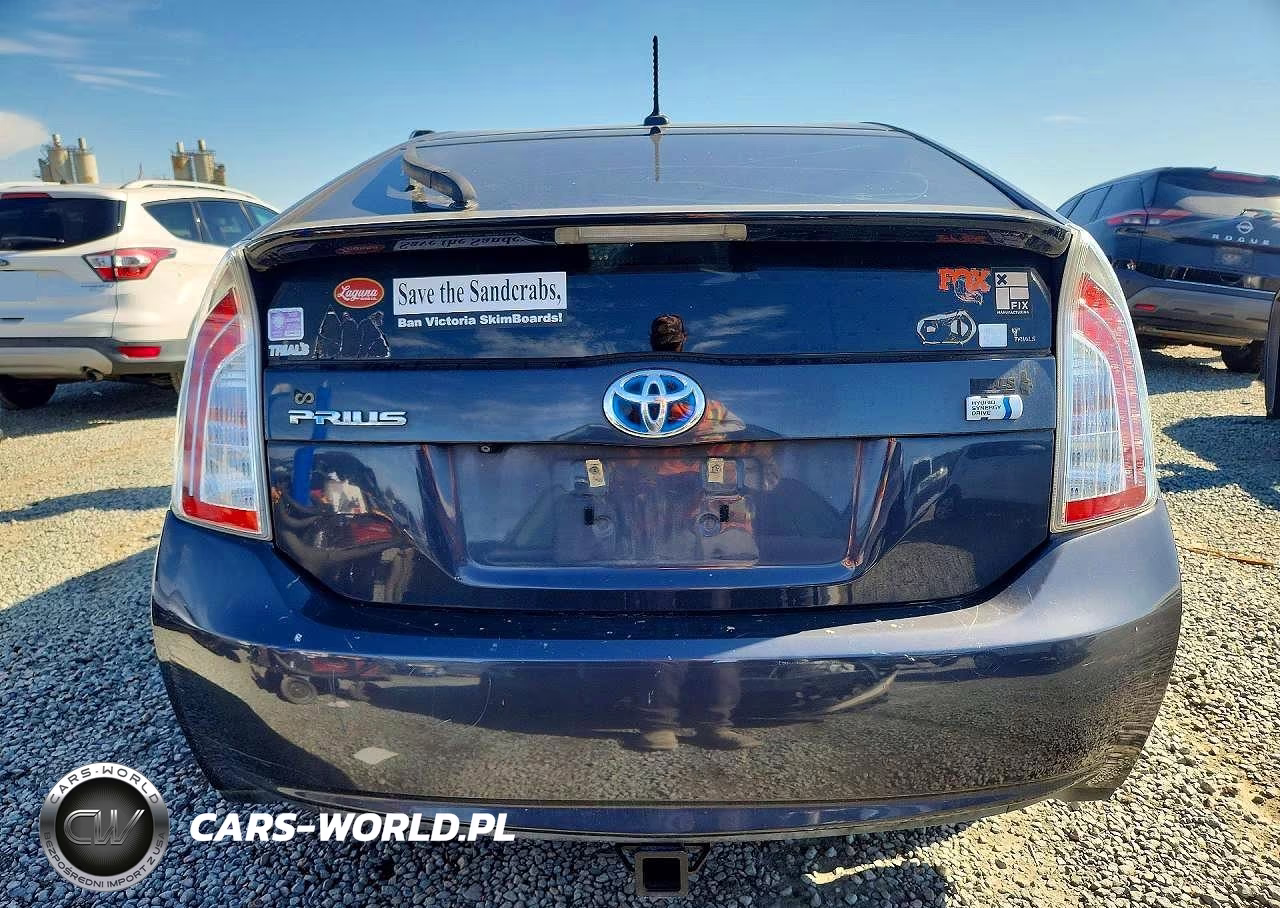 2014 Toyota Prius Three VIN:JTDKN3DU7E1757794 - 6