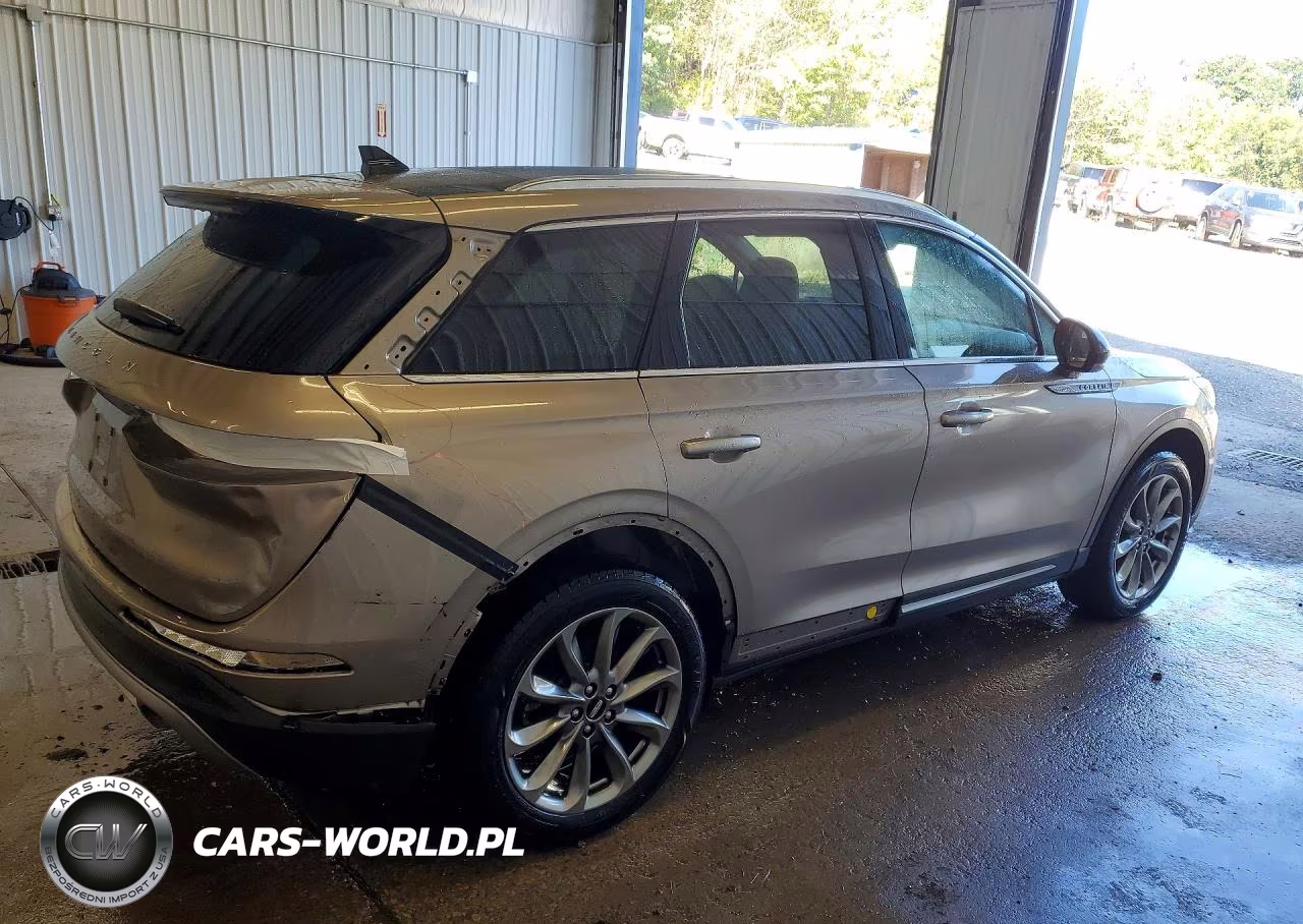 2021 Lincoln Corsair VIN:5LMCJ1D97MUL06547 - 3