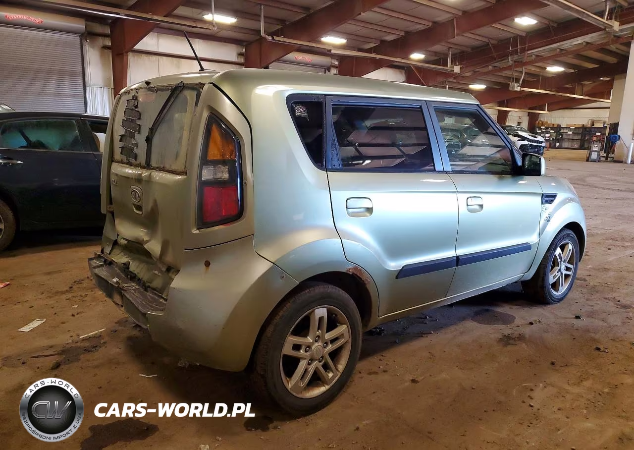 2010 Kia Soul + VIN:KNDJT2A28A7039421 - 3