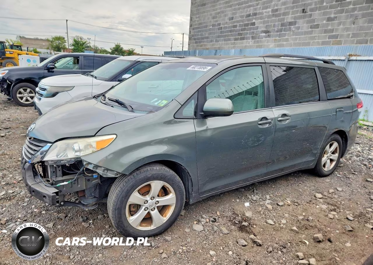 2013 Toyota Sienna Le