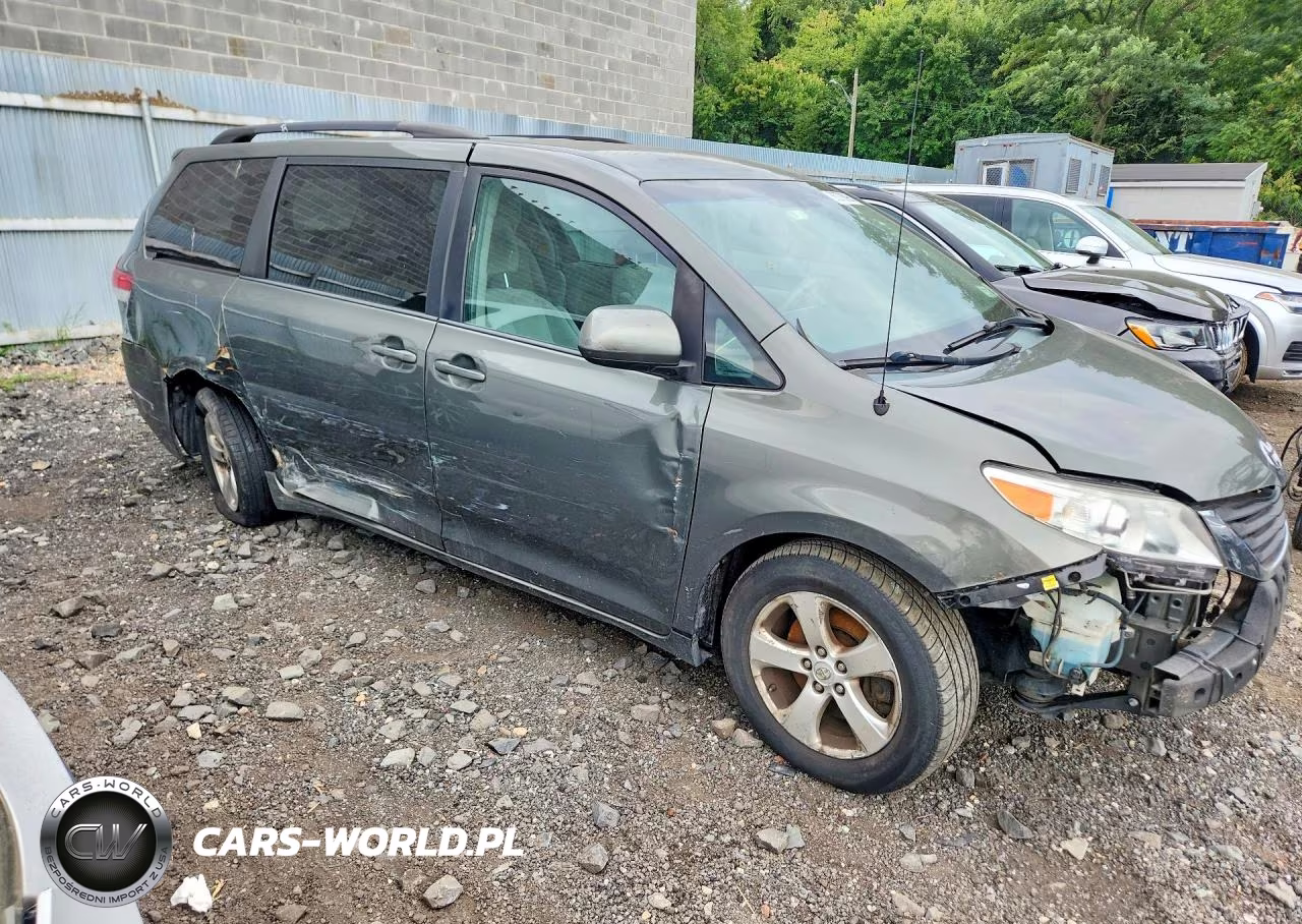 2013 Toyota Sienna Le VIN:5TDKK3DC0DS355245 - 4