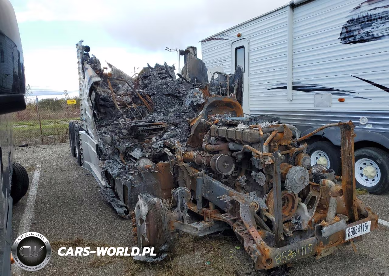 2016 Freightliner Cascadia 125 Semi Truck VIN:1FUJGLD52GLGD7415 - 1