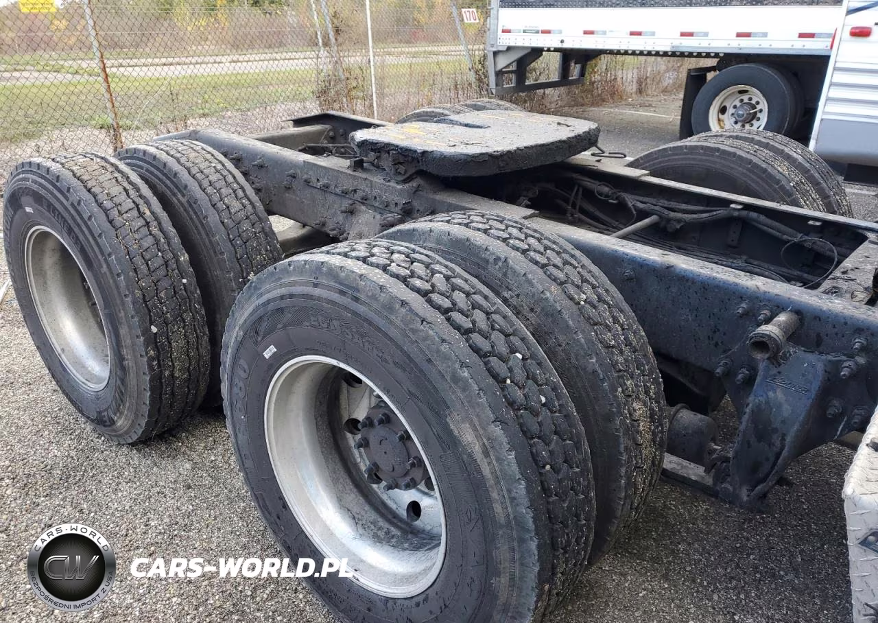 2016 Freightliner Cascadia 125 Semi Truck VIN:1FUJGLD52GLGD7415 - 9
