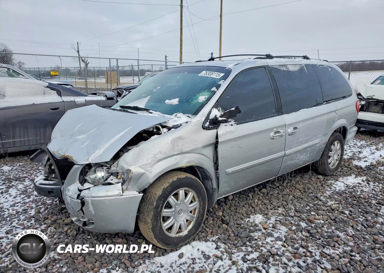 2005 Chrysler Town & Country Touring – zdjęcie 1 z 13
