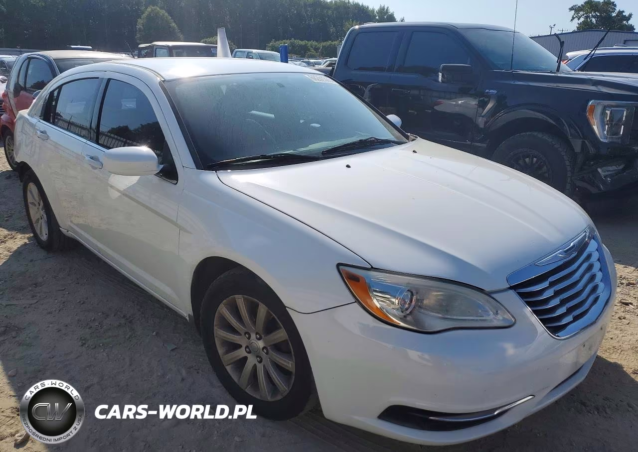 2014 Chrysler 200 Touring VIN:1C3CCBBB5EN165121 - 4