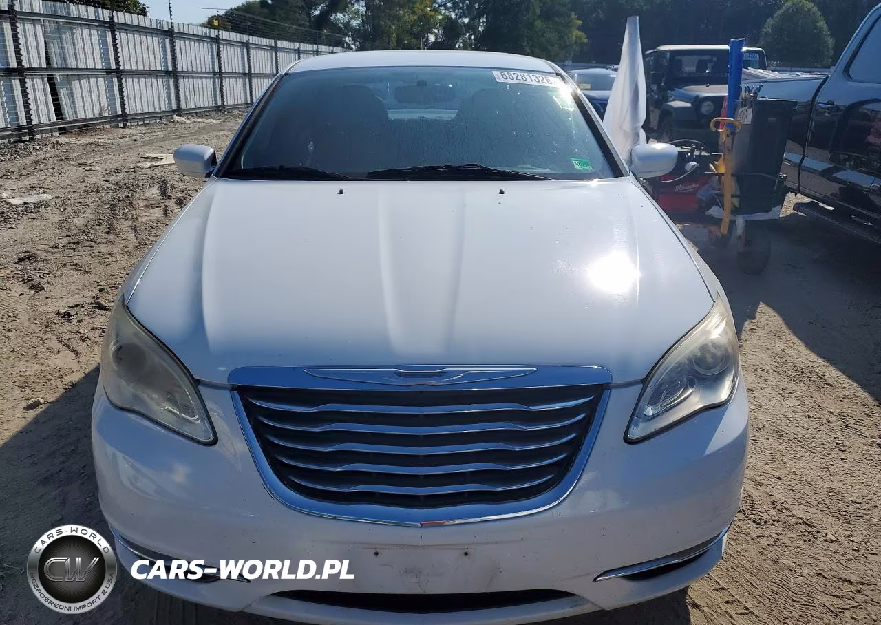 2014 Chrysler 200 Touring VIN:1C3CCBBB5EN165121 - 5
