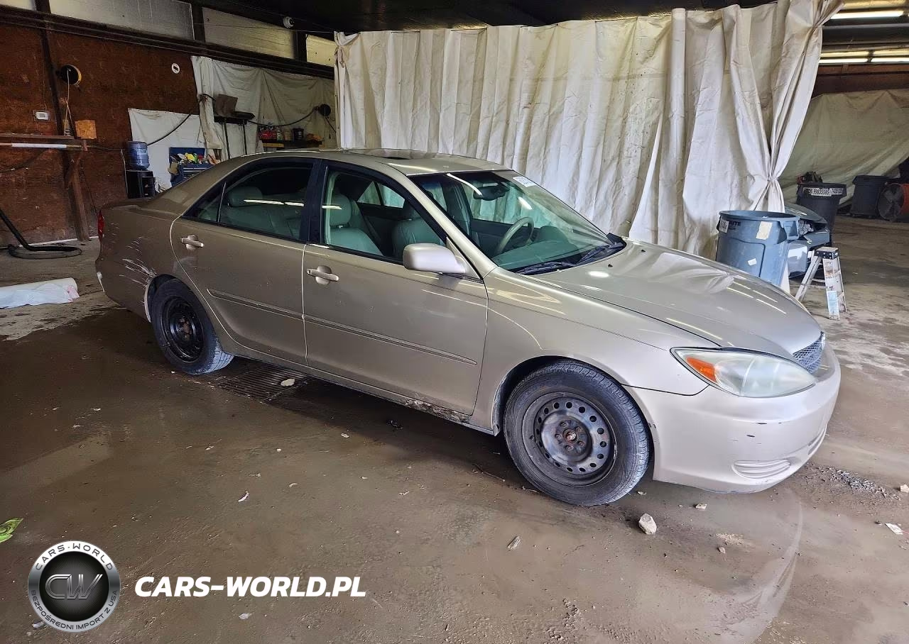 2002 Toyota Camry Xle V6 VIN:4T1BF30K72U531777 - 4