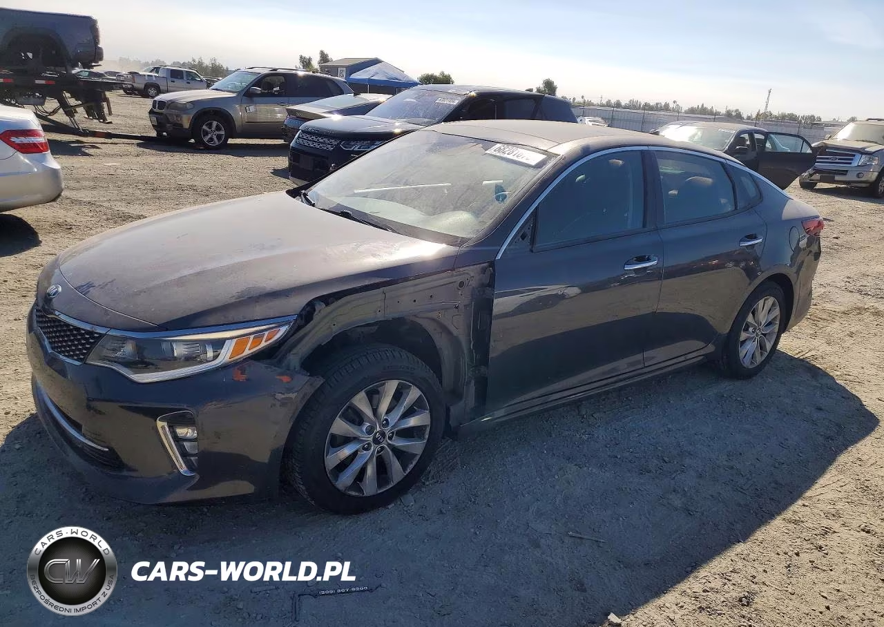 2018 Kia Optima S VIN:5XXGT4L33JG185650 - 1