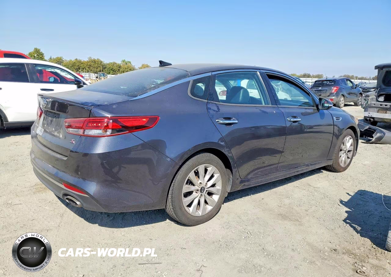 2018 Kia Optima S VIN:5XXGT4L33JG185650 - 3