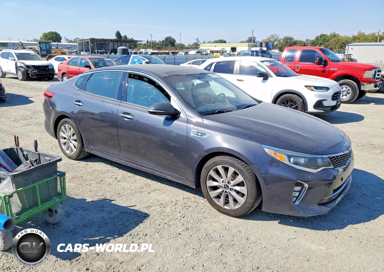 2018 Kia Optima S VIN:5XXGT4L33JG185650 - 4