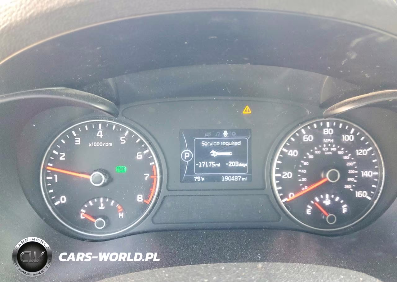 2018 Kia Optima S VIN:5XXGT4L33JG185650 - 9