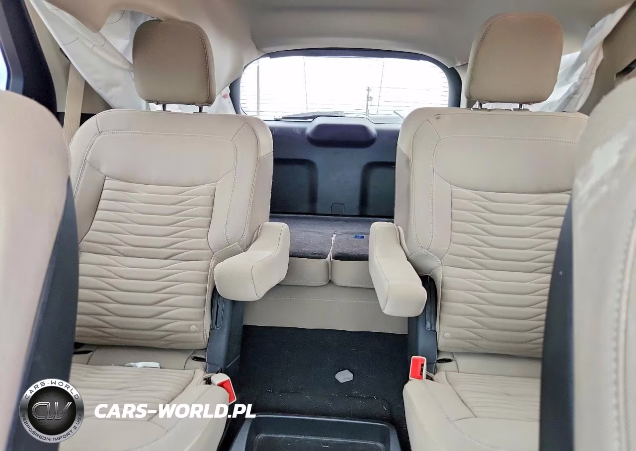 2020 Ford Explorer Xlt VIN:1FMSK8DH7LGB65732 - 10