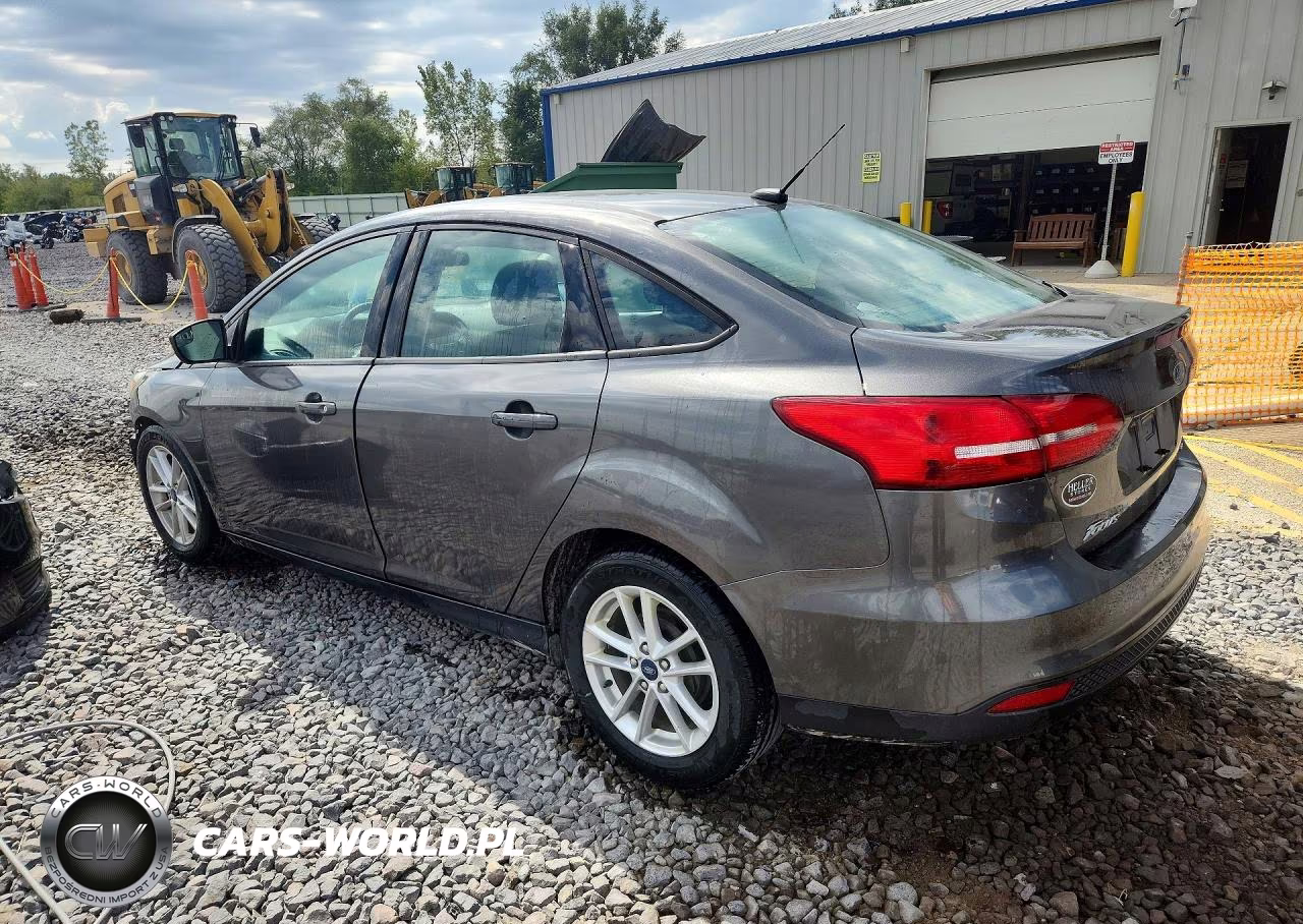 2017 Ford Focus Se VIN:1FADP3F29HL252952 - 2