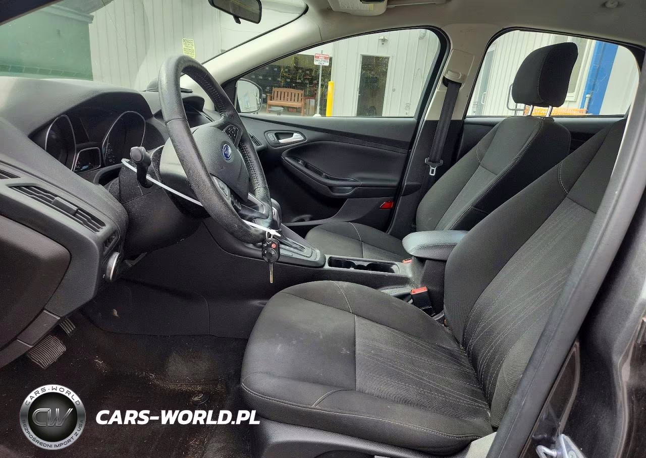 2017 Ford Focus Se VIN:1FADP3F29HL252952 - 7