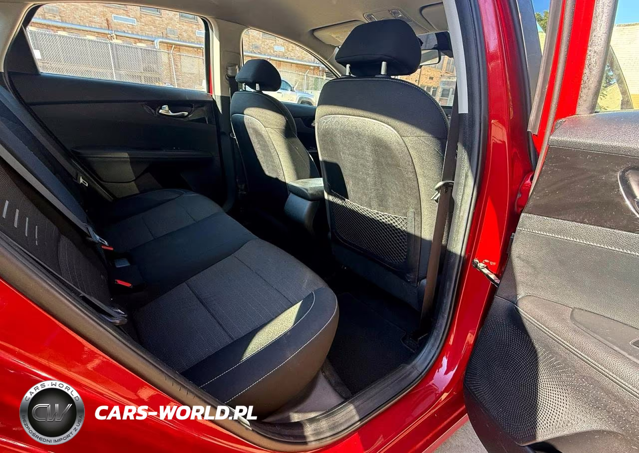 2019 Kia Forte S VIN:3KPF34AD4KE056916 - 6