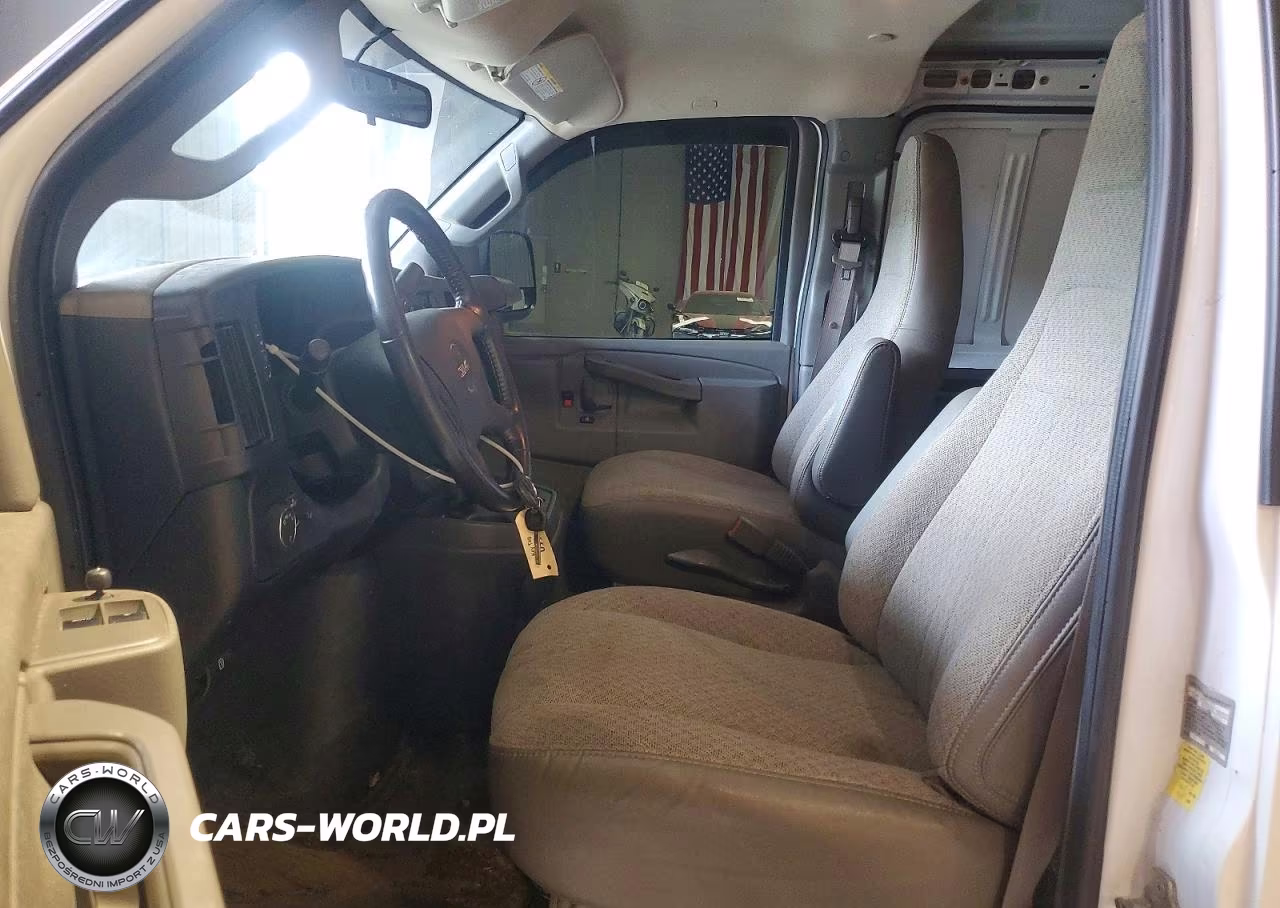2023 GMC Savana G2500 VIN:1GTW7AFPXP1178437 - 7