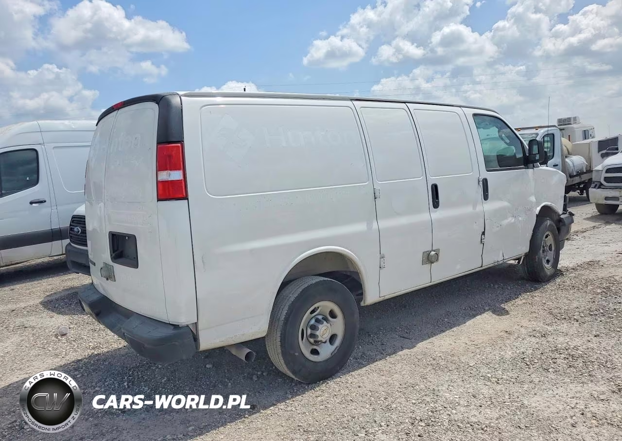 2025 Chevrolet Express G2500 VIN:1GCWGAF75S1133057 - 3