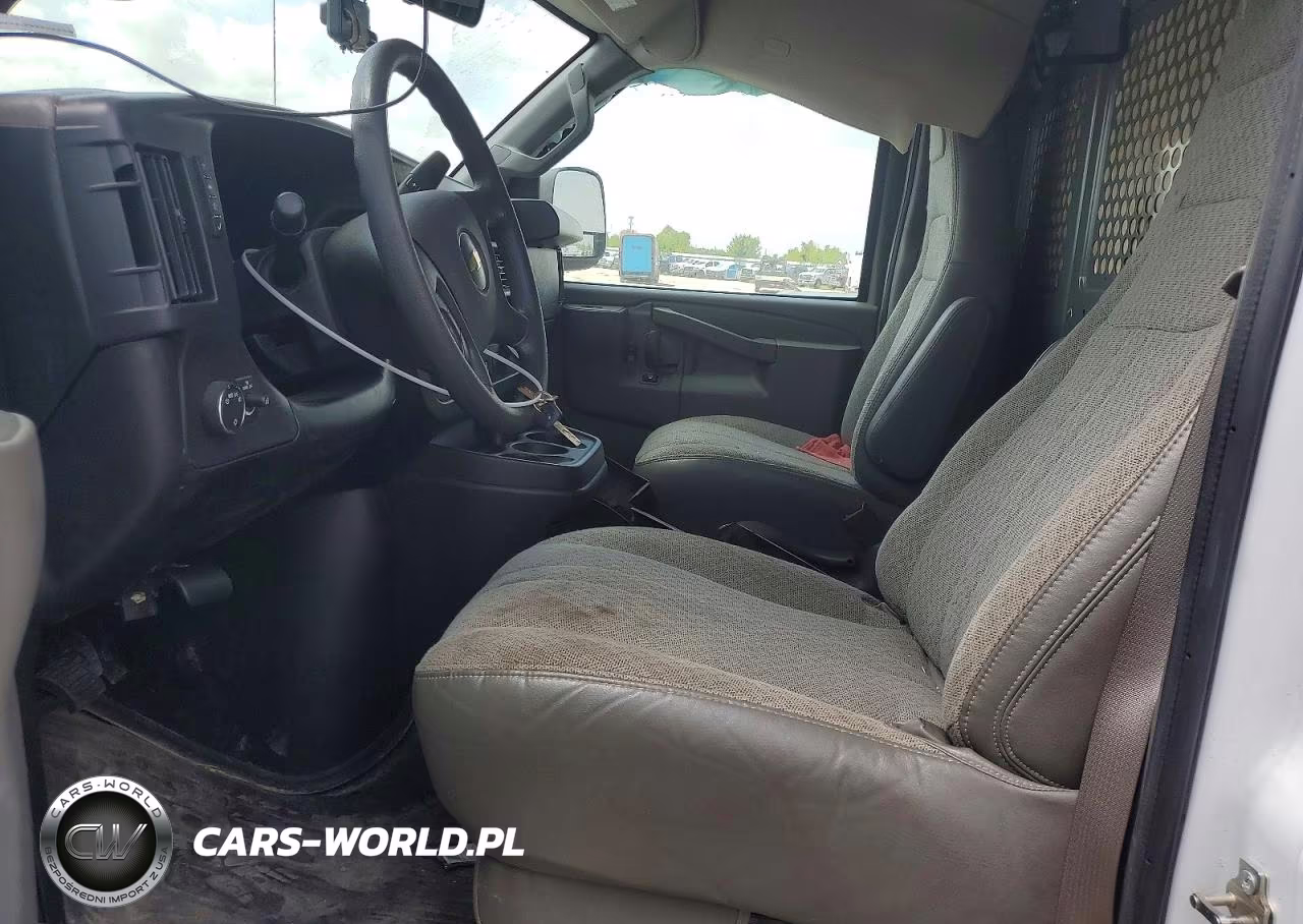 2025 Chevrolet Express G2500 VIN:1GCWGAF75S1133057 - 7