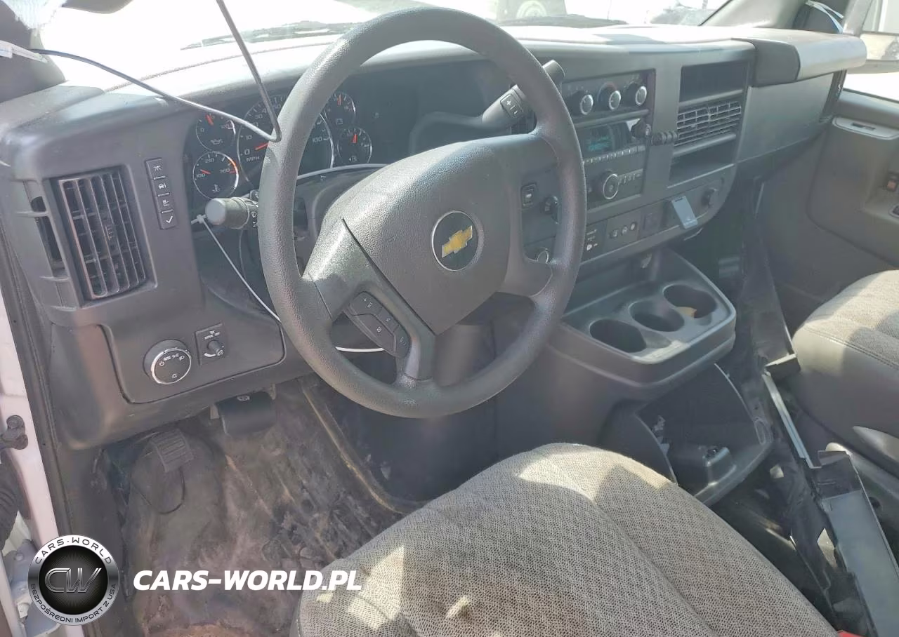 2025 Chevrolet Express G2500 VIN:1GCWGAF75S1133057 - 8