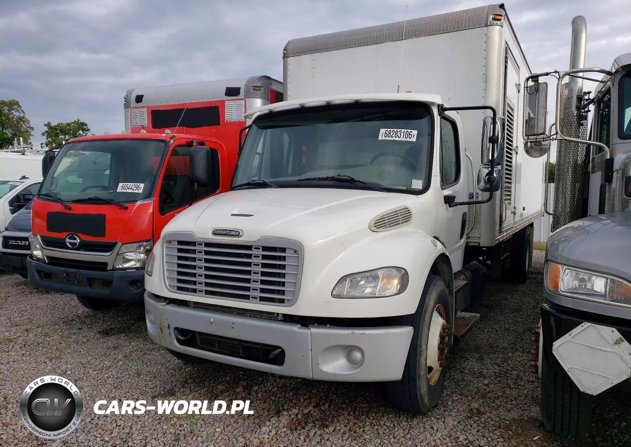2016 Freightliner Business Class M2 Box Truck