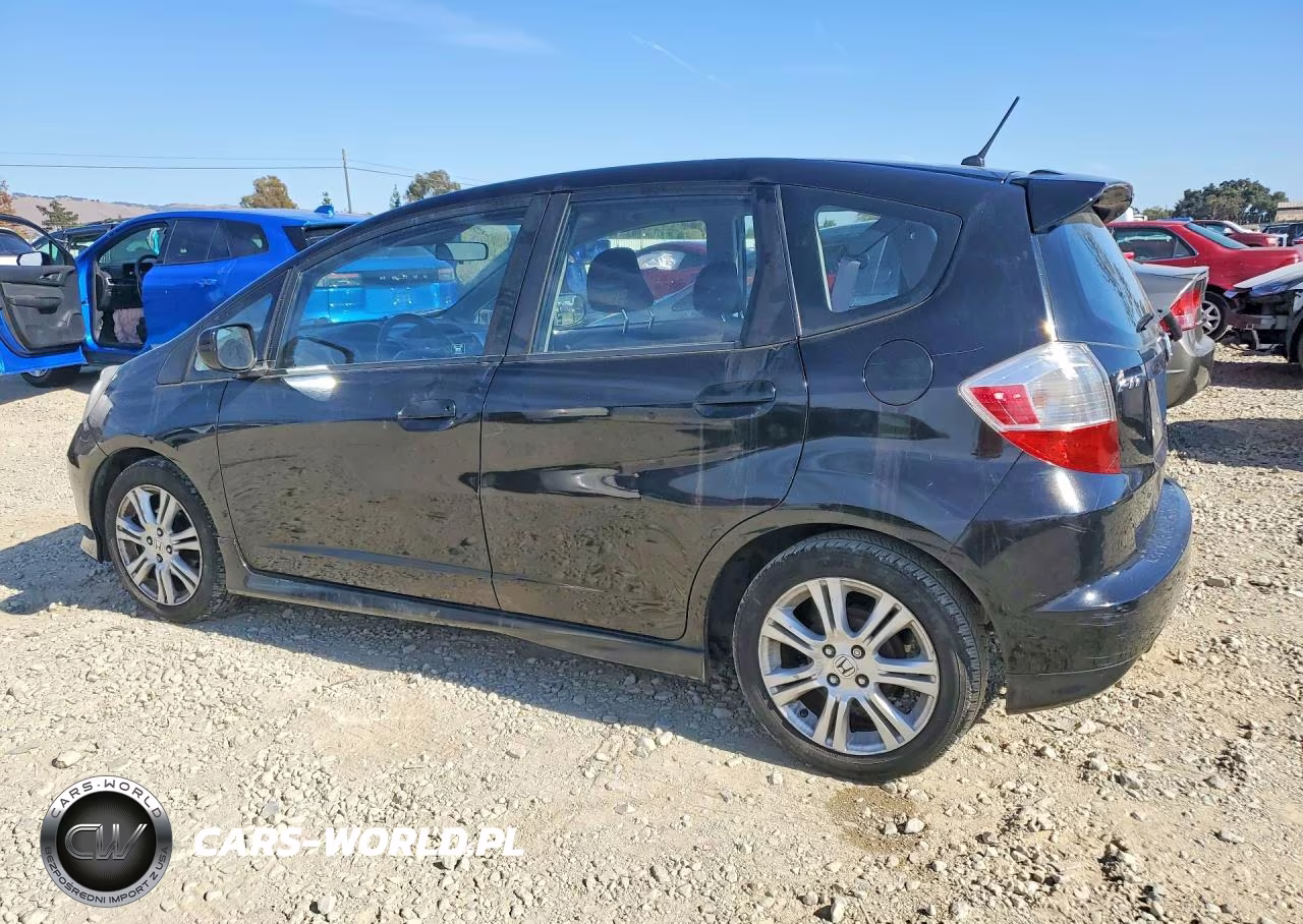 2011 Honda Fit Sport VIN:JHMGE8H52BC024332 - 2
