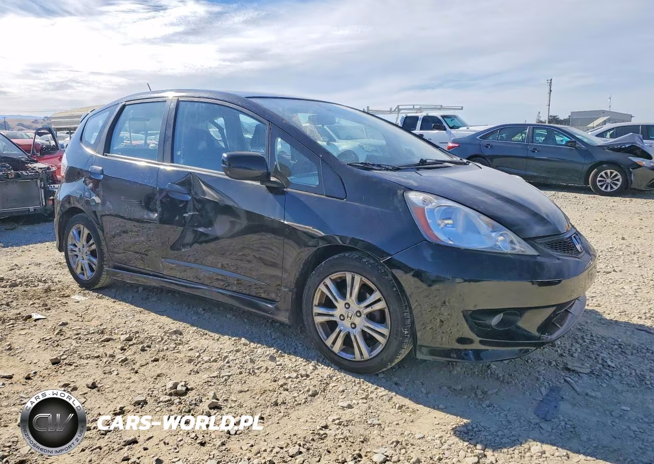 2011 Honda Fit Sport VIN:JHMGE8H52BC024332 - 4