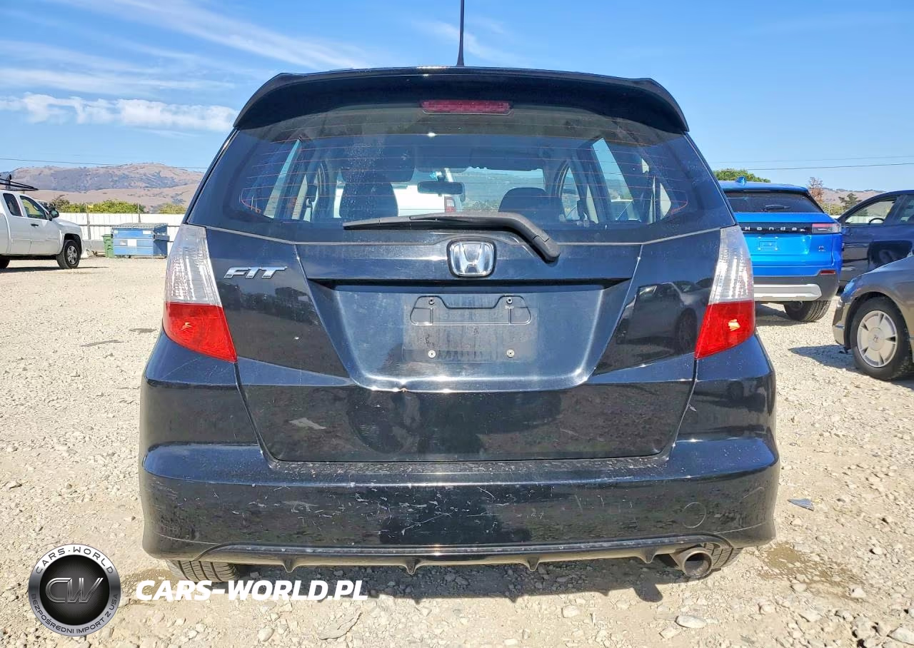 2011 Honda Fit Sport VIN:JHMGE8H52BC024332 - 6