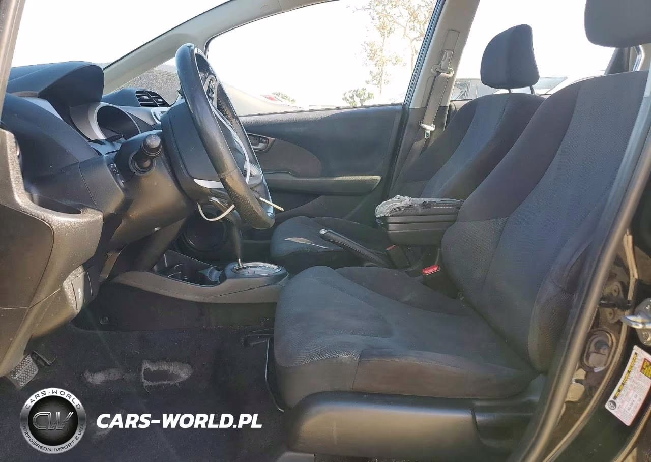 2011 Honda Fit Sport VIN:JHMGE8H52BC024332 - 7