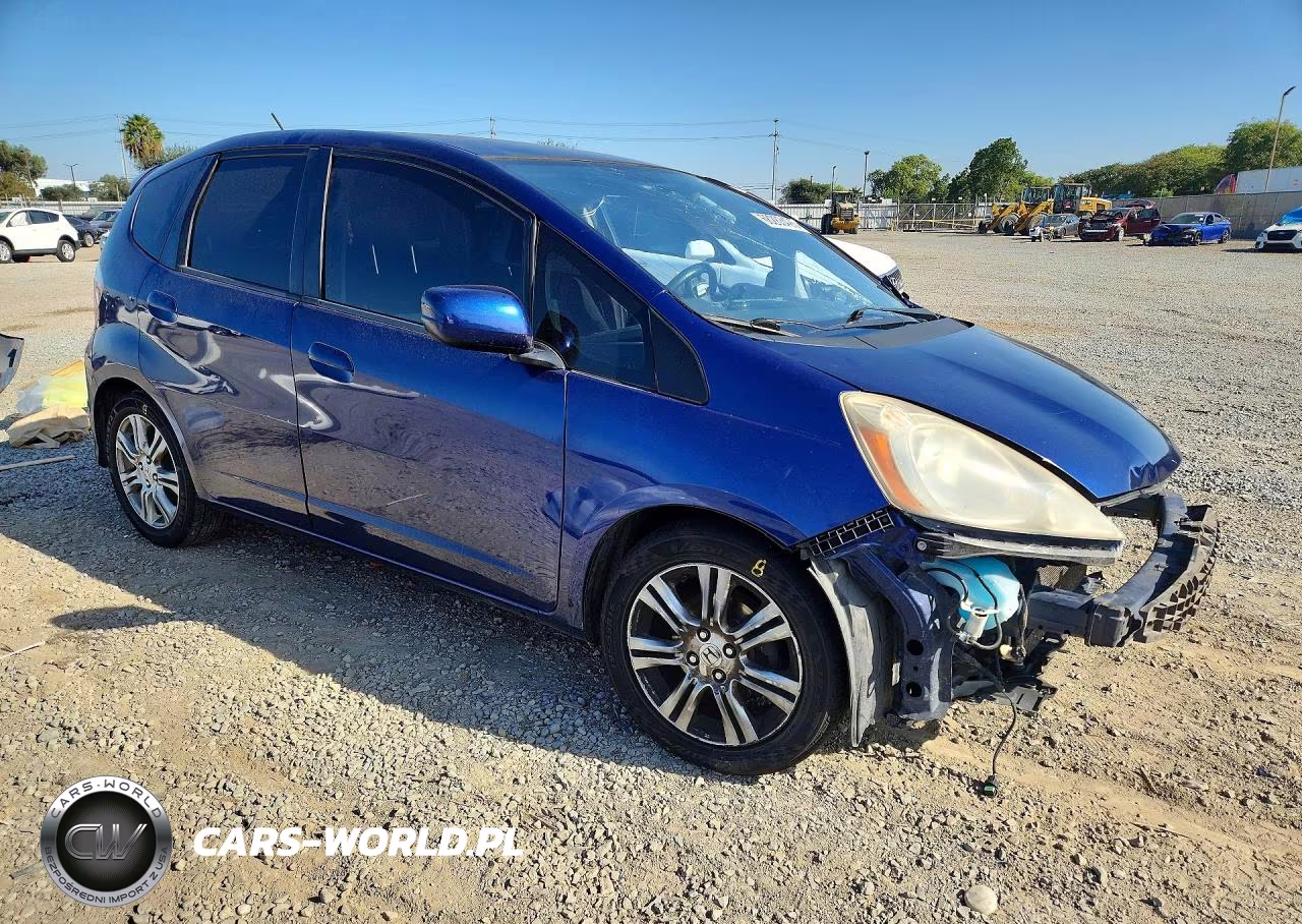 2011 Honda Fit Sport VIN:JHMGE8H59BC002604 - 4