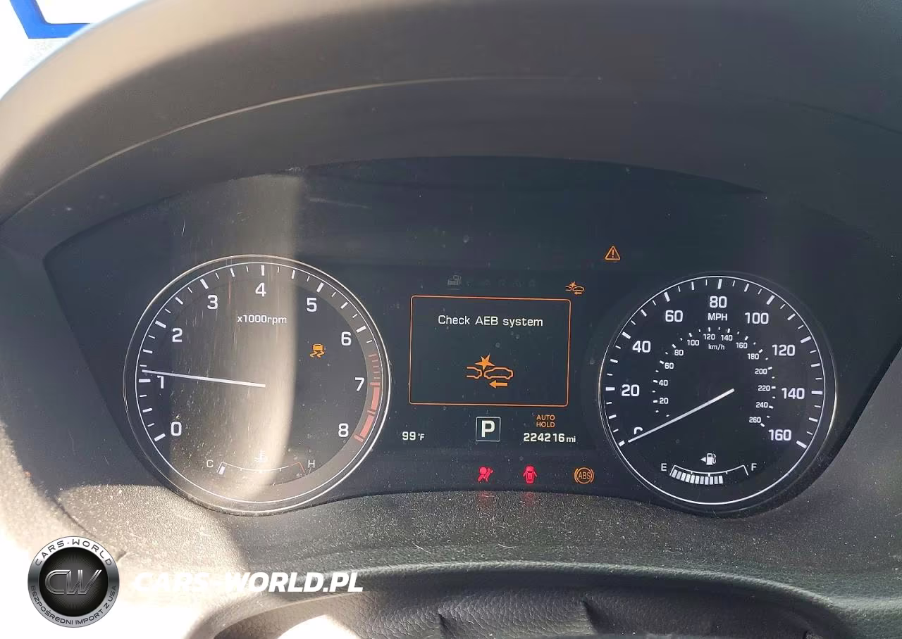 2015 Hyundai Genesis 3.8L VIN:KMHGN4JE1FU053868 - 9