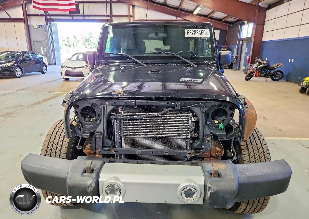 2012 Jeep Wrangler Unlimited Sahara VIN:1C4BJWEG9CL134538 - 5
