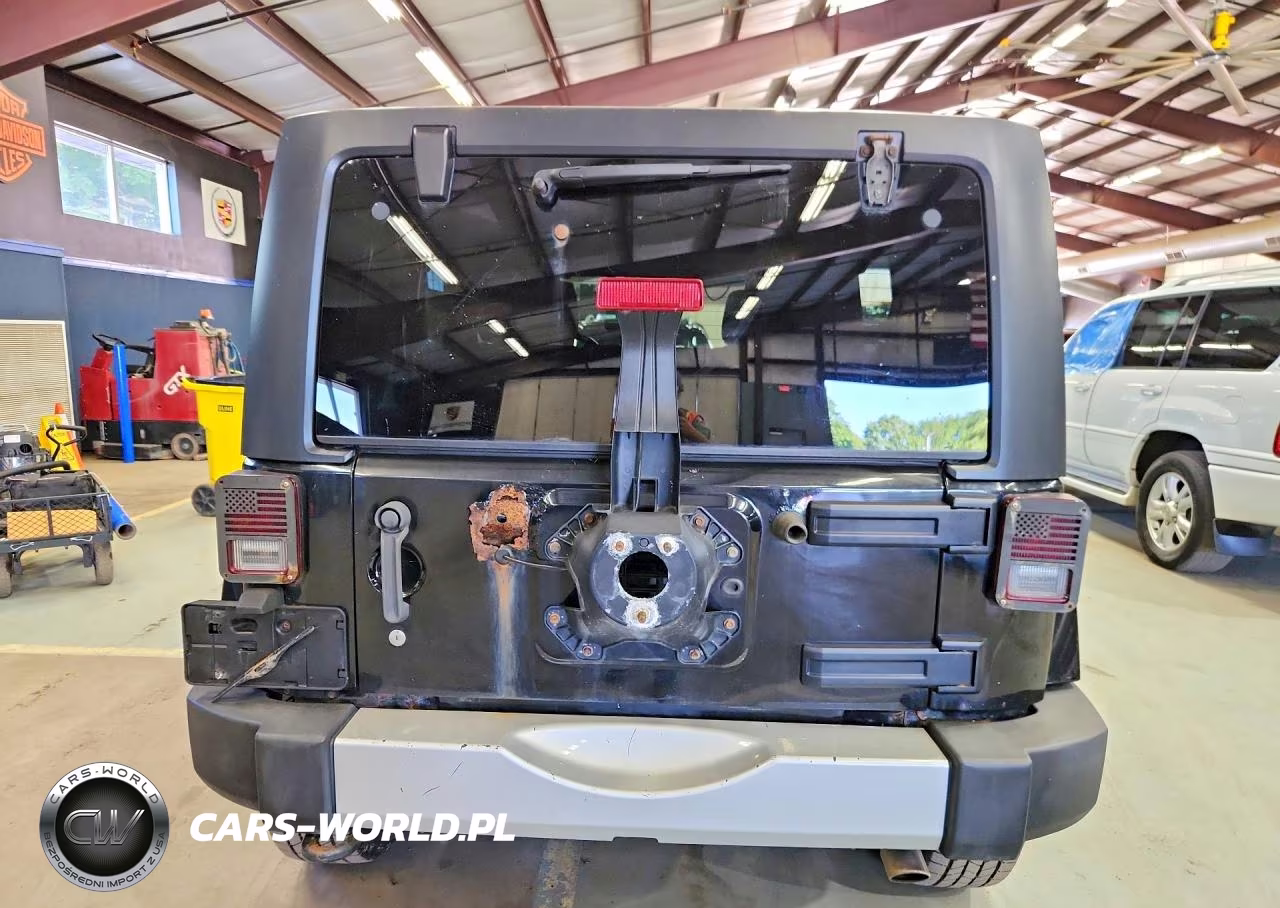 2012 Jeep Wrangler Unlimited Sahara VIN:1C4BJWEG9CL134538 - 6