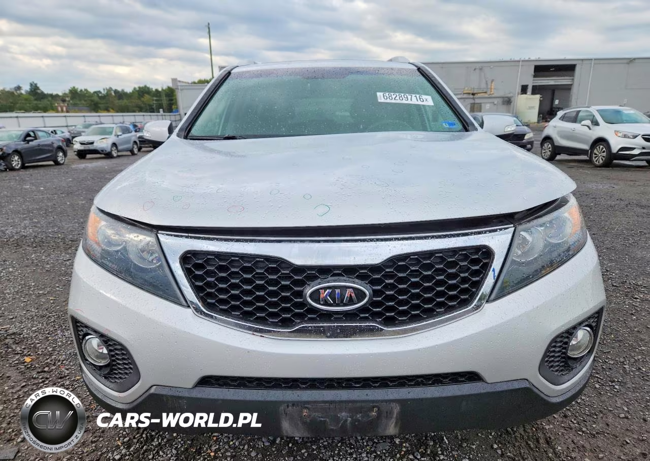 2013 Kia Sorento Lx VIN:5XYKT3A65DG411852 - 5
