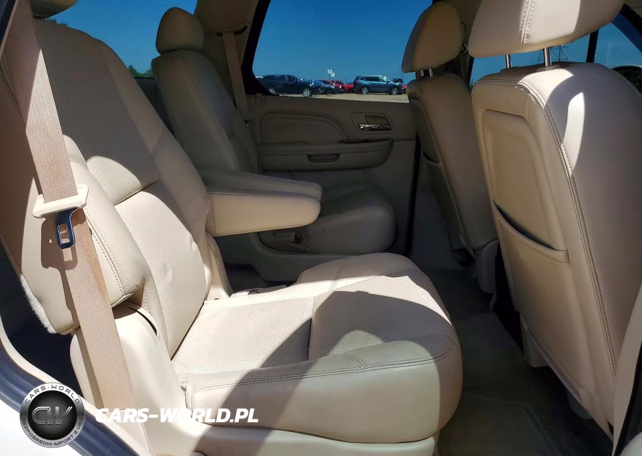 2008 Cadillac Escalade Luxury VIN:1GYFK63818R255461 - 11