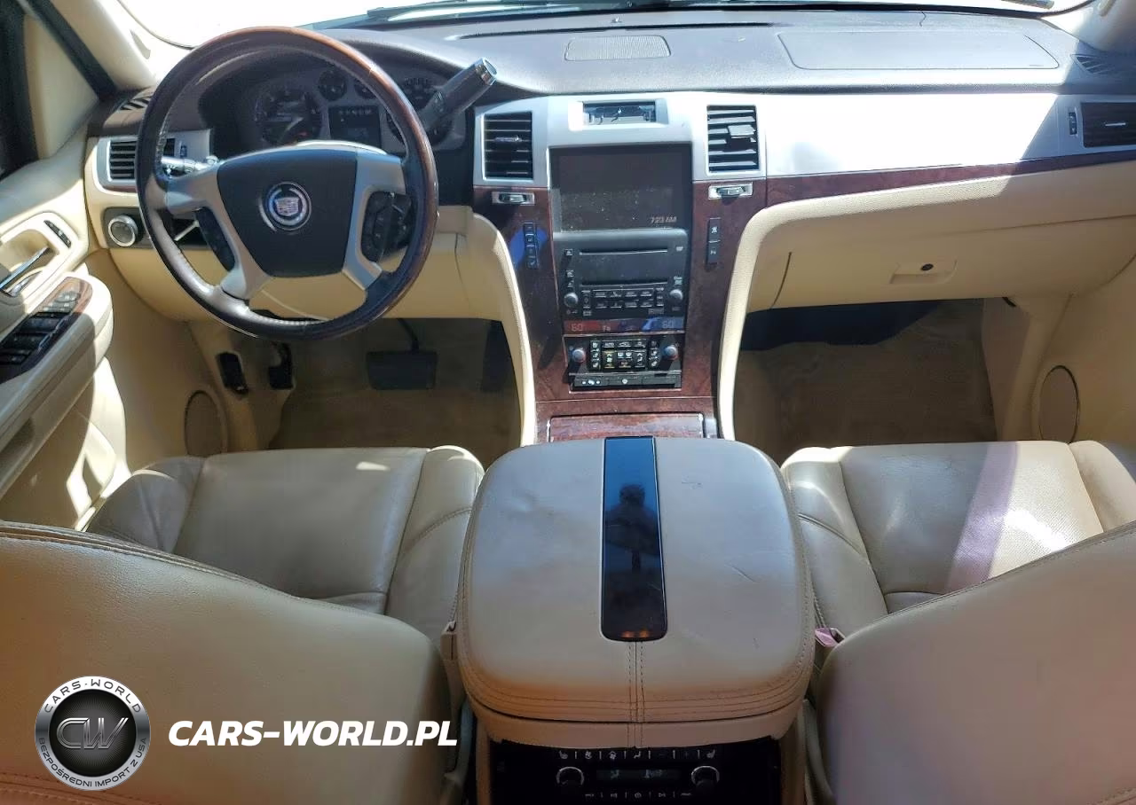2008 Cadillac Escalade Luxury VIN:1GYFK63818R255461 - 8