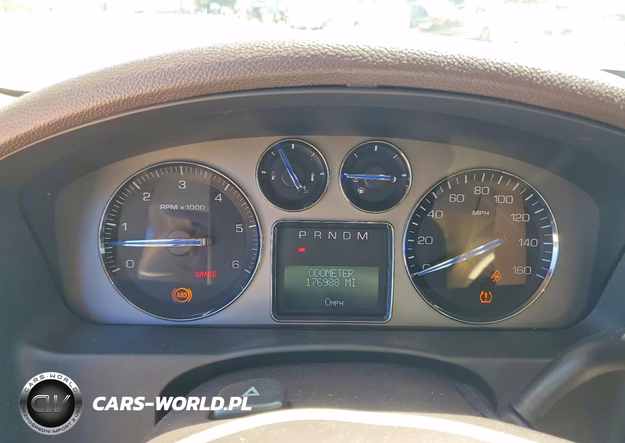 2008 Cadillac Escalade Luxury VIN:1GYFK63818R255461 - 9