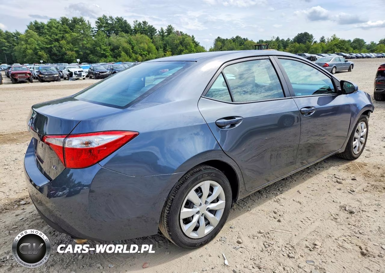 2015 Toyota Corolla Le VIN:2T1BURHE6FC312498 - 3