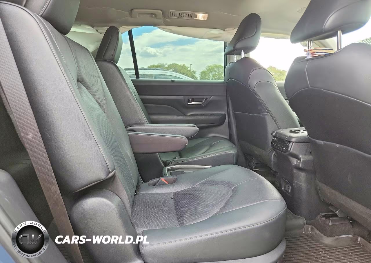 2026 Toyota Grand Highlander Hybrid Limited VIN:5TDACAB59TS095105 - 11