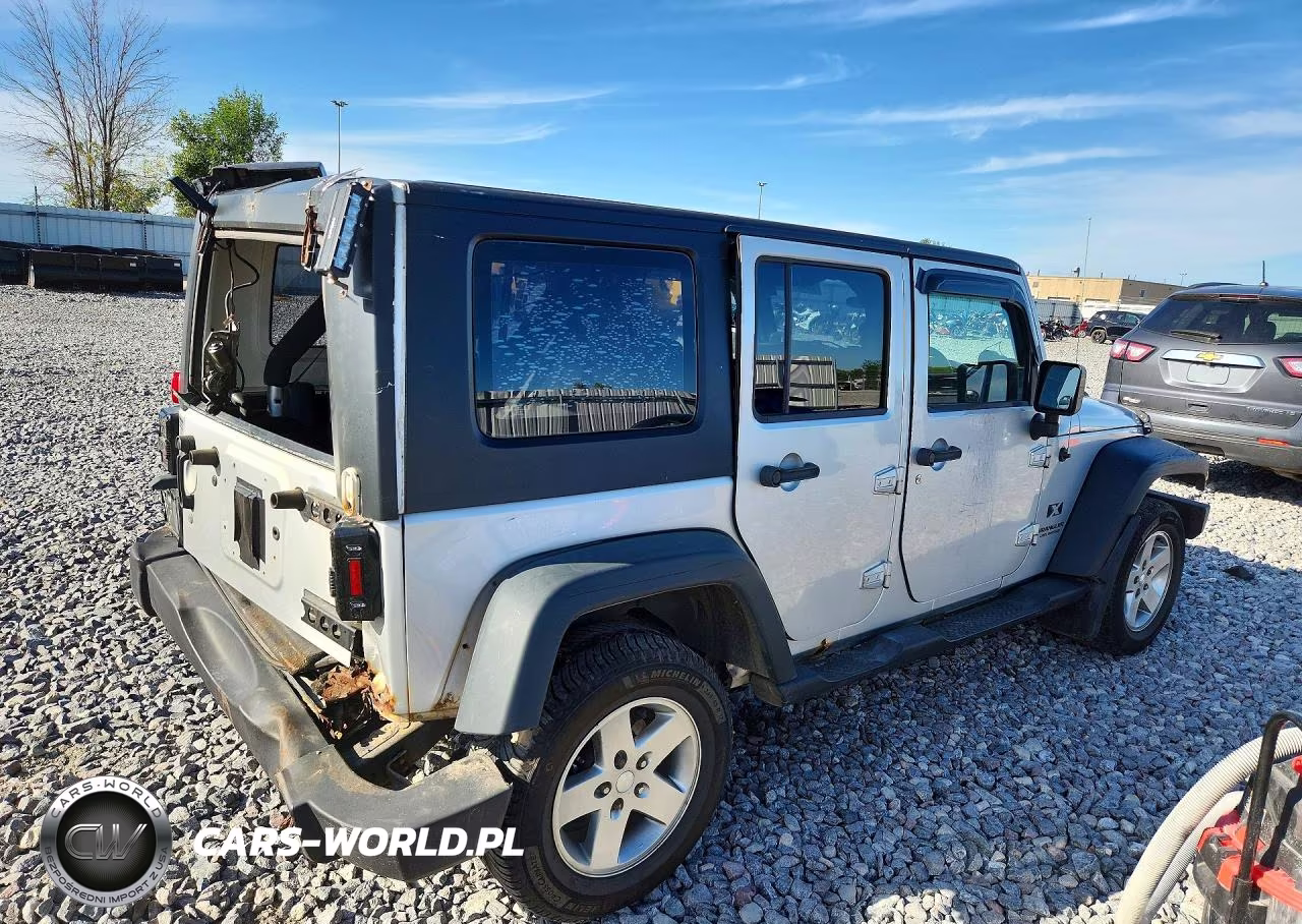 2009 Jeep Wrangler Unlimited X VIN:1J4GZ39139L710551 - 3