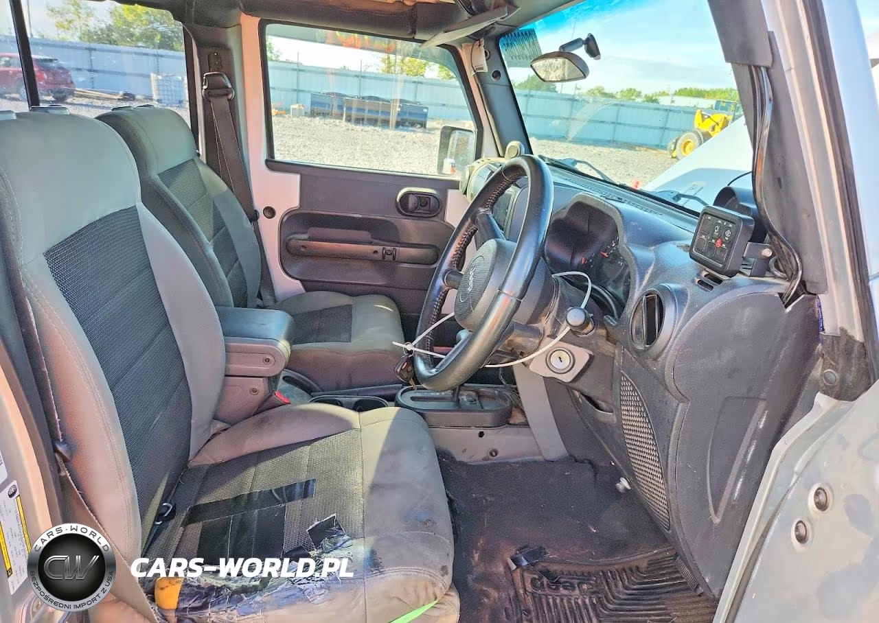 2009 Jeep Wrangler Unlimited X VIN:1J4GZ39139L710551 - 7