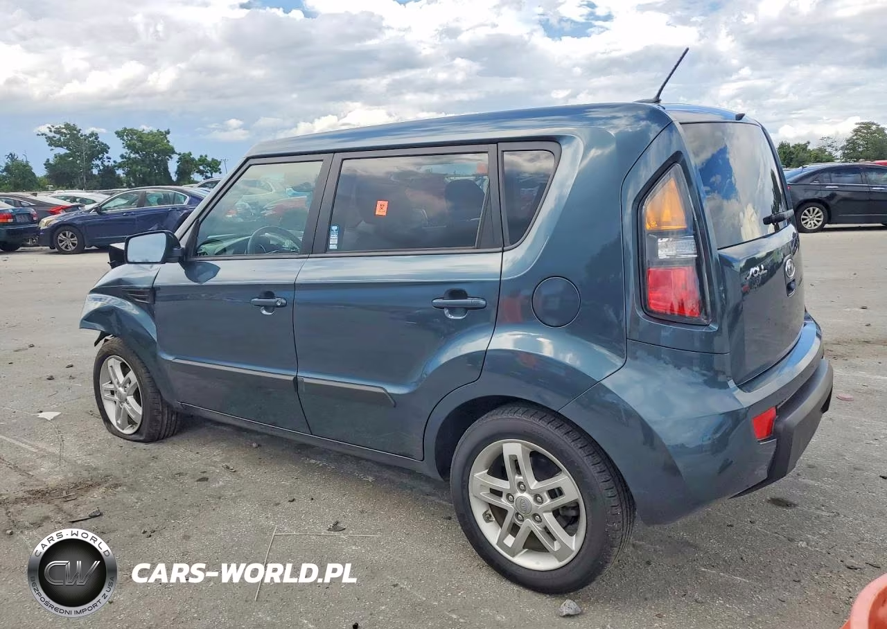 2011 Kia Soul + VIN:KNDJT2A21B7327086 - 2