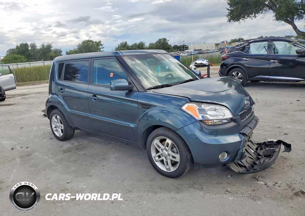 2011 Kia Soul + VIN:KNDJT2A21B7327086 - 4