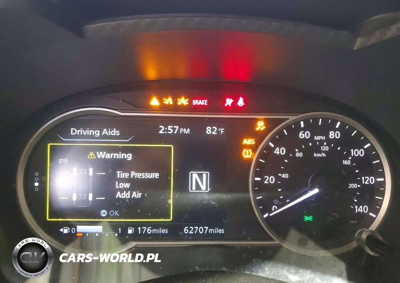 2020 Nissan Versa Sv VIN:3N1CN8EV8LL835811 - 9