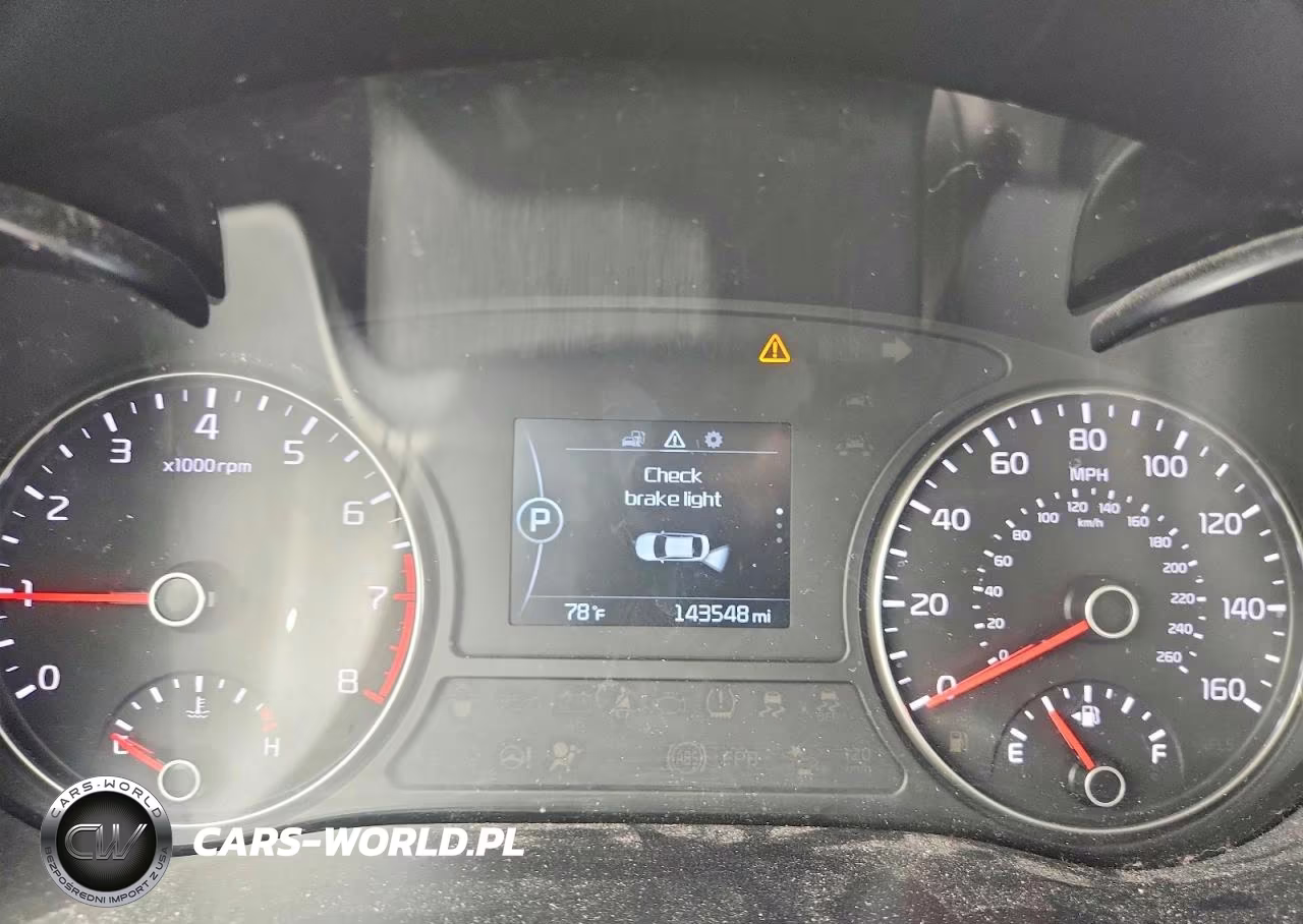 2017 Kia Optima Lx VIN:5XXGT4L35HG128568 - 9