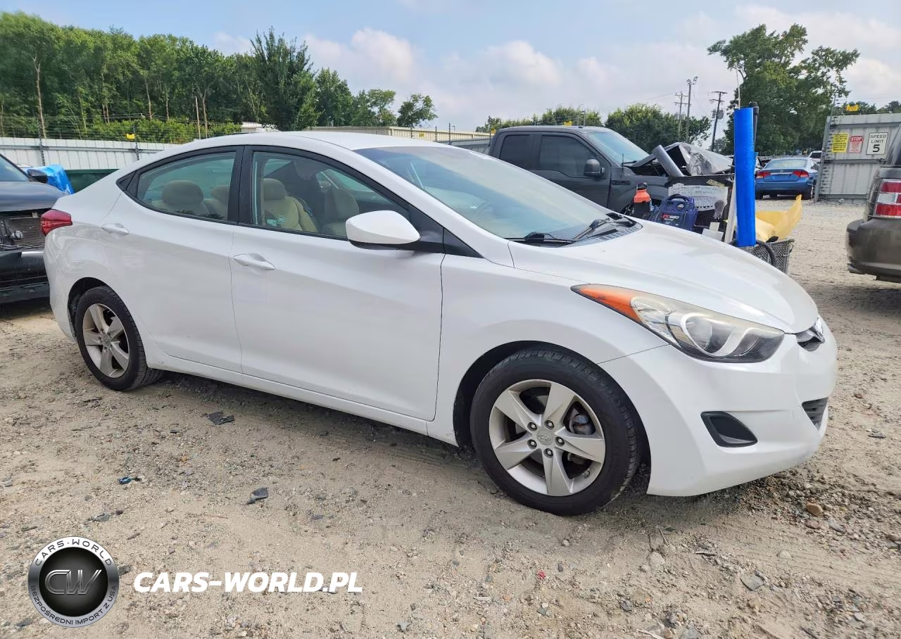 2013 Hyundai Elantra Gls VIN:5NPDH4AE2DH310851 - 4
