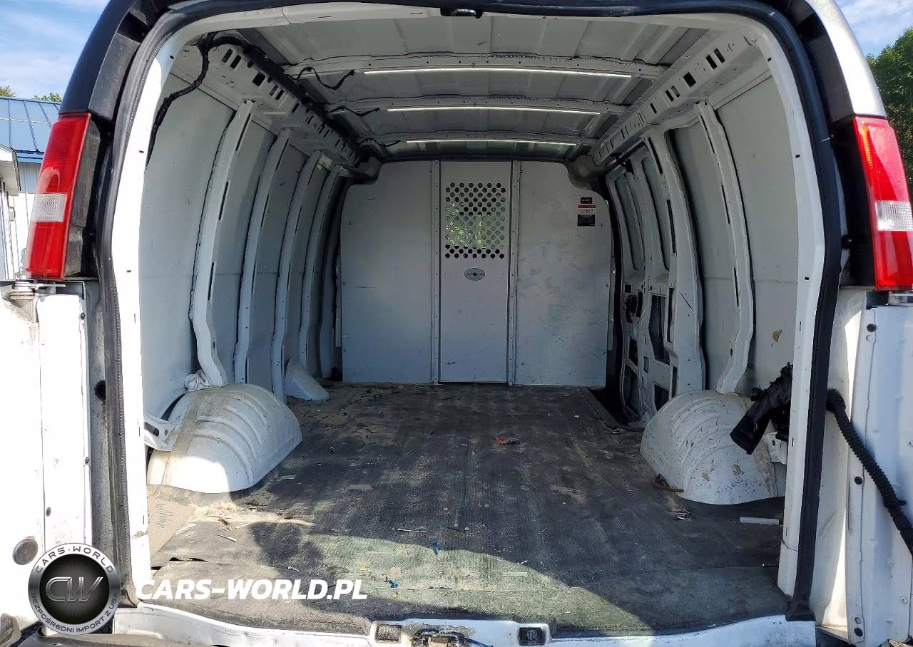 2021 Chevrolet Express Cargo Delivery Van VIN:1GCWGAFP5M1256490 - 10