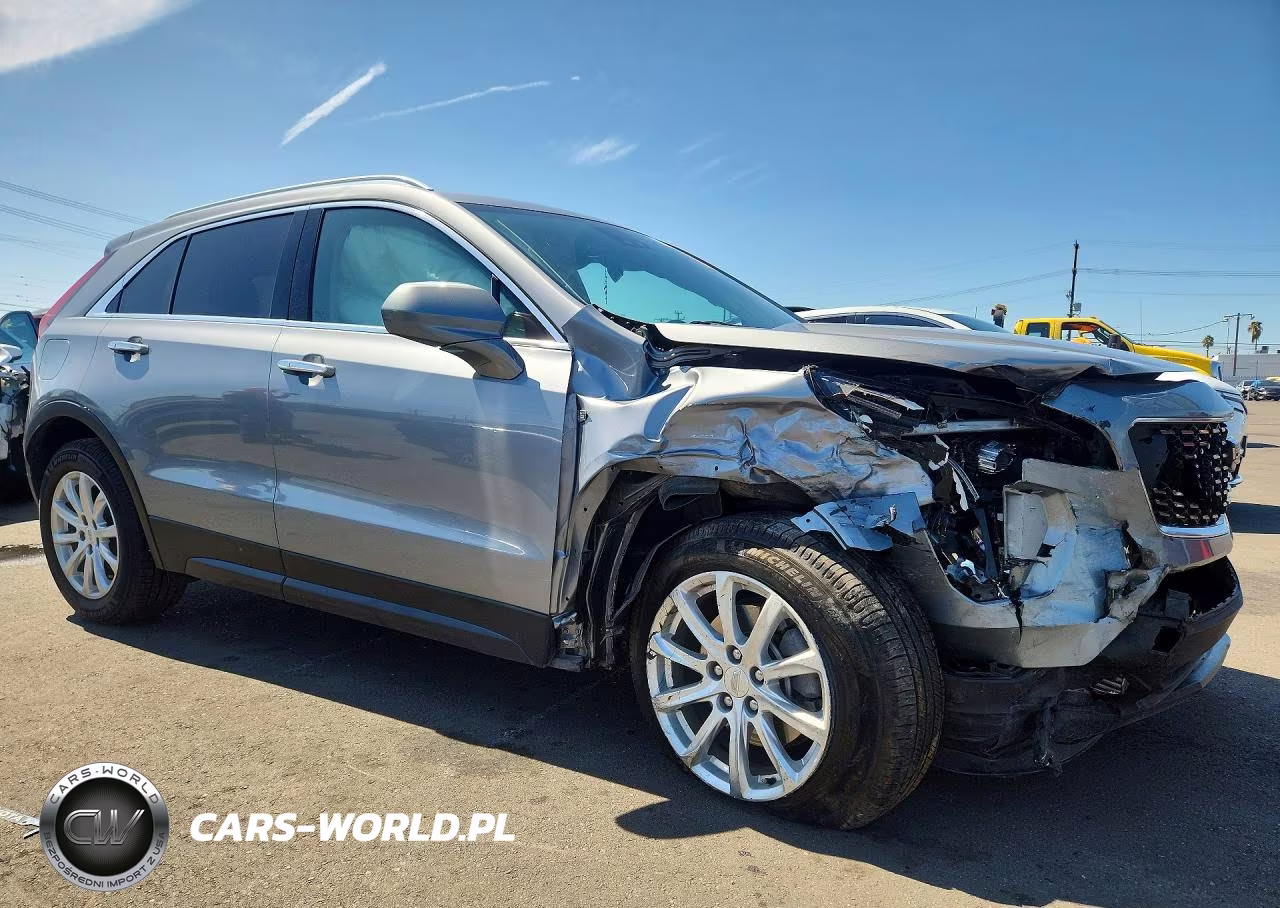 2023 Cadillac Xt4 Luxury VIN:1GYAZAR48PF215519 - 4
