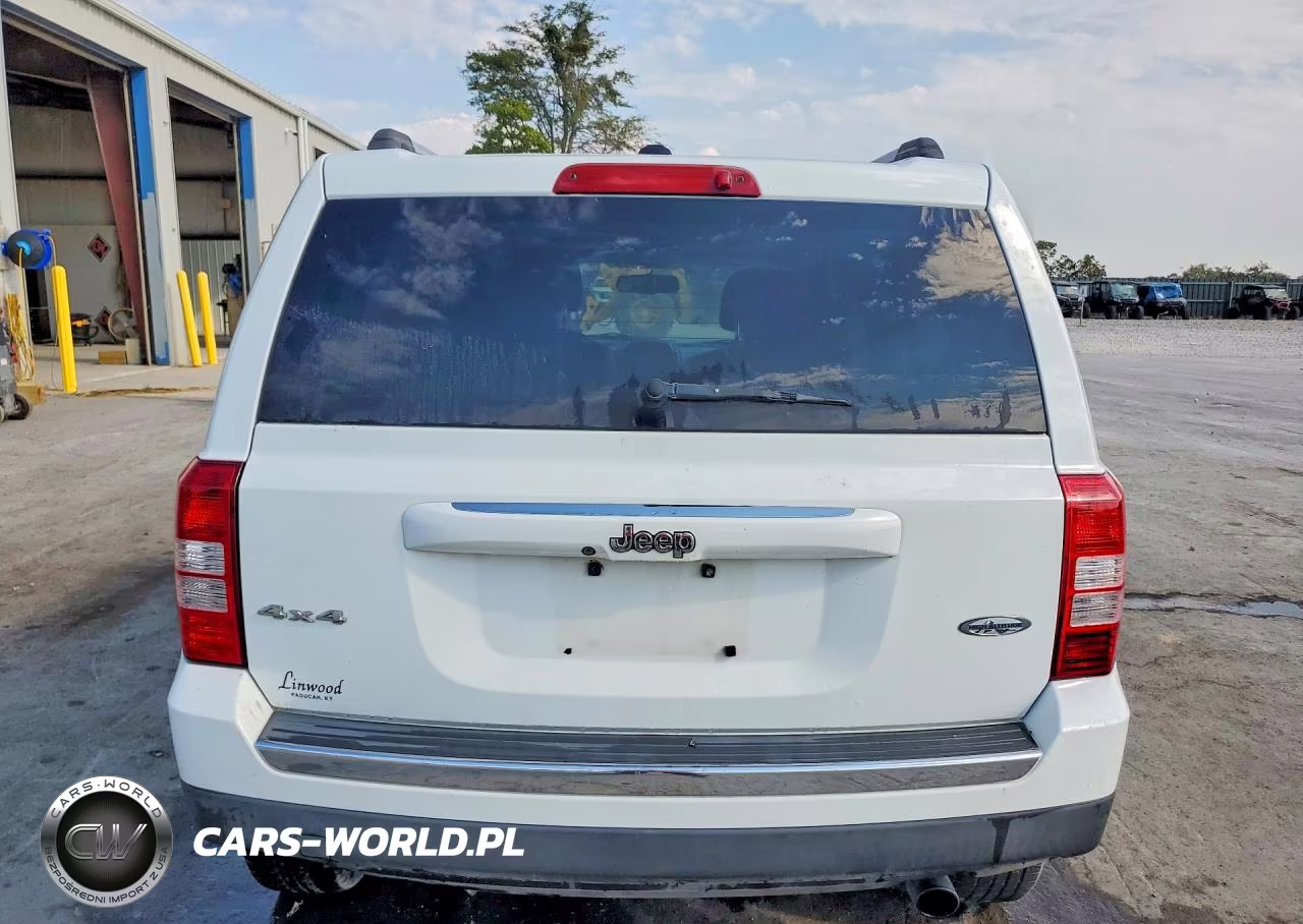 2016 Jeep Patriot Latitude VIN:1C4NJRFB7GD672253 - 6