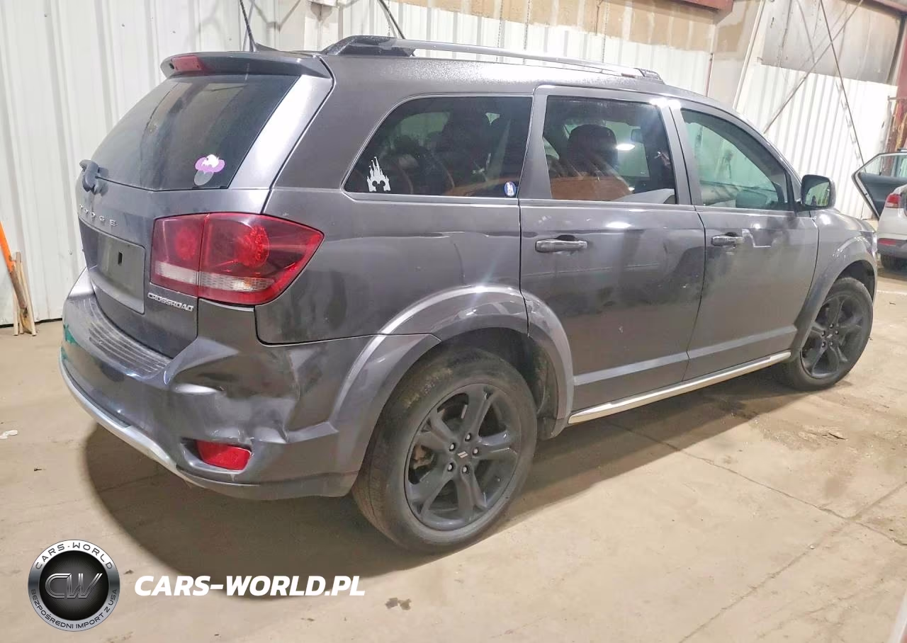 2019 Dodge Journey Crossroad VIN:3C4PDDGG4KT771306 - 3
