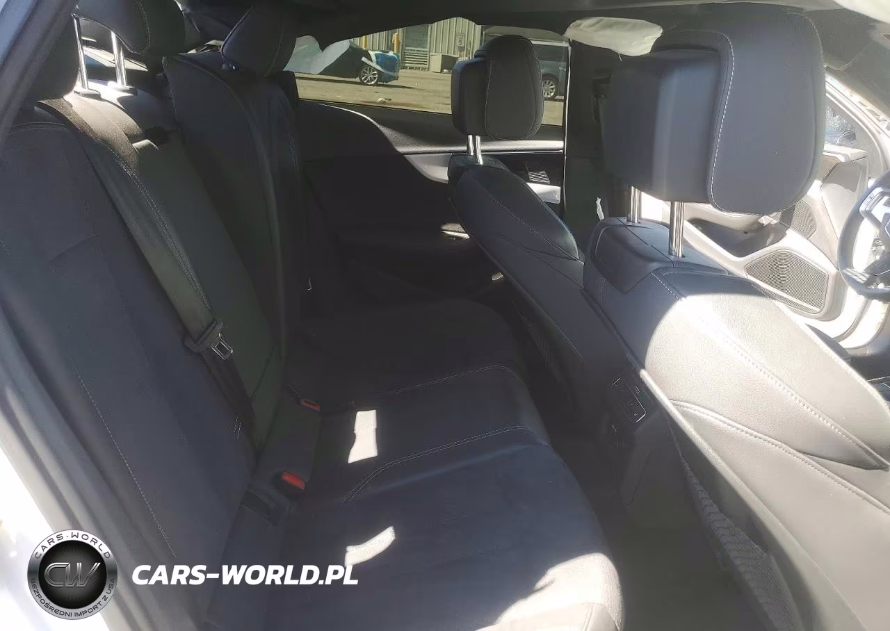 2023 Audi A4 Prestige 45 VIN:WAUFAAF45PA037019 - 10
